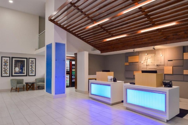 Holiday Inn Express And Suites Shreveport - Downtown image 9